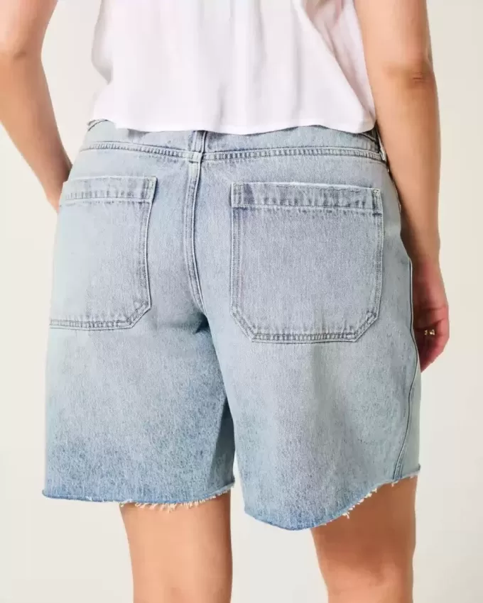 Curvy Low-Rise Light Wash Distressed Baggy Jort Curvy Low-Rise Light Wash Distressed Baggy Jort
