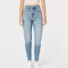 Curvy Ultra High-Rise Medium Wash Mom Jeans Curvy Ultra High-Rise Medium Wash Mom Jeans