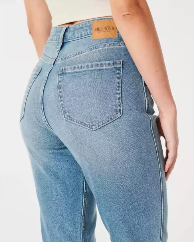 Curvy Ultra High-Rise Medium Wash Mom Jeans Curvy Ultra High-Rise Medium Wash Mom Jeans