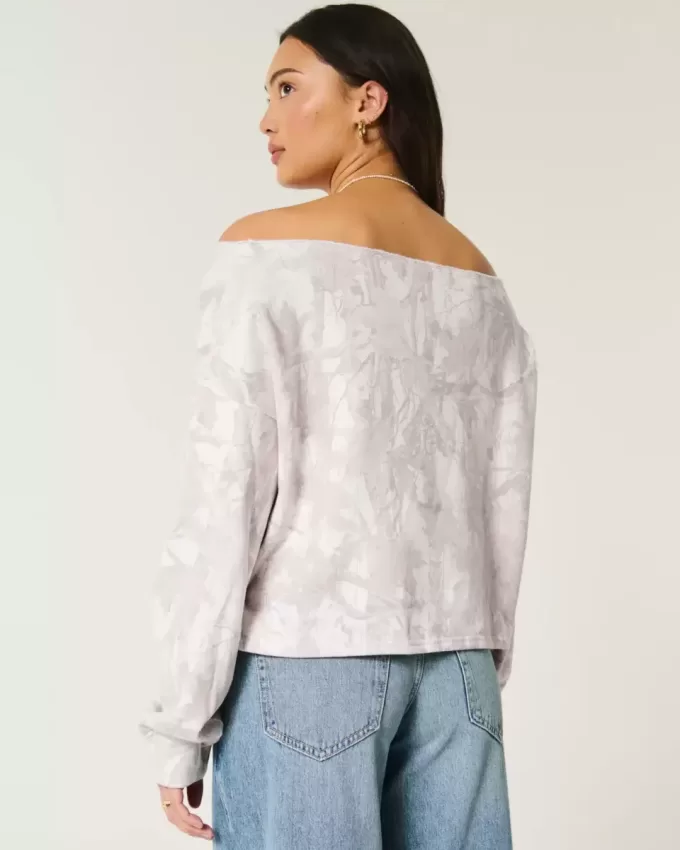 Easy Double Off-the-Shoulder Camo Pattern Sweatshirt Easy Double Off-the-Shoulder Camo Pattern Sweatshirt
