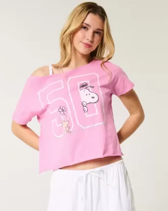 Easy Off-the-Shoulder Snoopy Graphic Tee