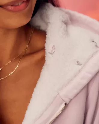 Hollister x Crocs Sherpa-Lined Zip-Up Hoodie Hollister x Crocs Sherpa-Lined Zip-Up Hoodie