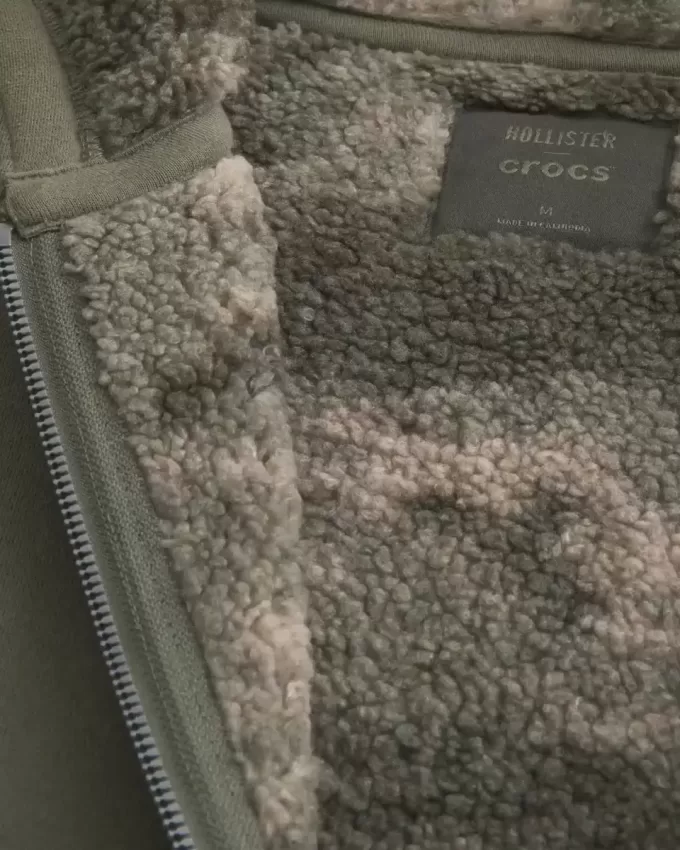 Hollister x Crocs Sherpa-Lined Zip-Up Hoodie Hollister x Crocs Sherpa-Lined Zip-Up Hoodie