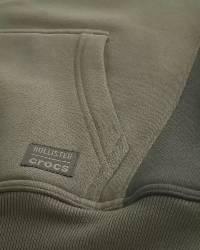 Hollister x Crocs Sherpa-Lined Zip-Up Hoodie Hollister x Crocs Sherpa-Lined Zip-Up Hoodie