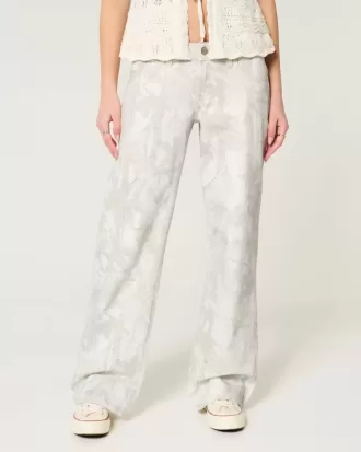 Low-Rise Camo Baggy Jeans