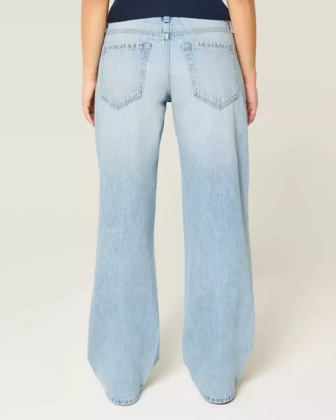 Low-Rise Light Wash Baggy Jeans