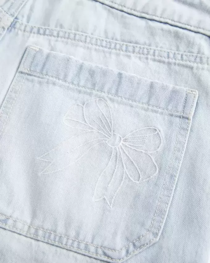 Low-Rise Light Wash Bow Graphic Baggy Jort Low-Rise Light Wash Bow Graphic Baggy Jort