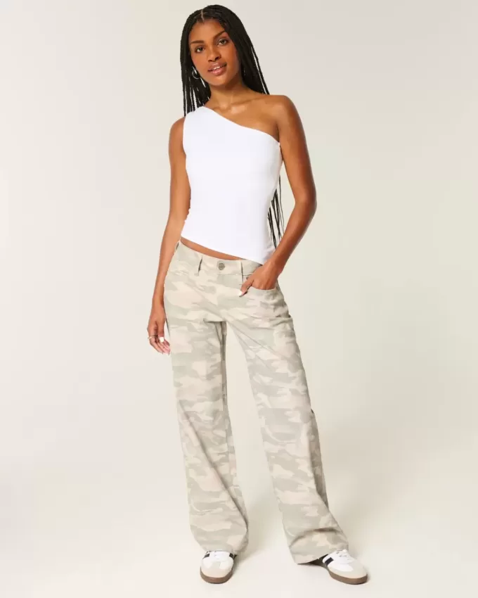 Low-Rise Y2K Camo Baggy Jeans Low-Rise Y2K Camo Baggy Jeans