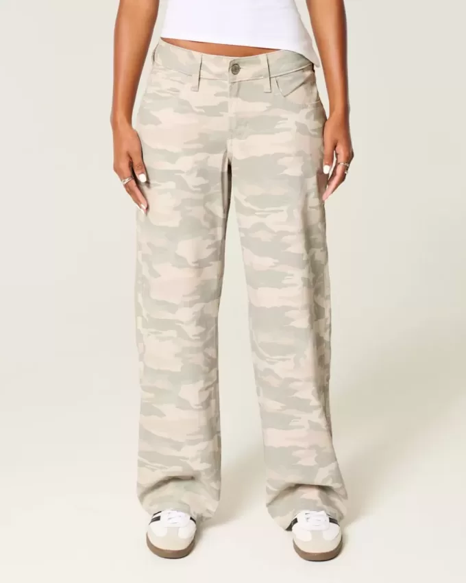Low-Rise Y2K Camo Baggy Jeans Low-Rise Y2K Camo Baggy Jeans