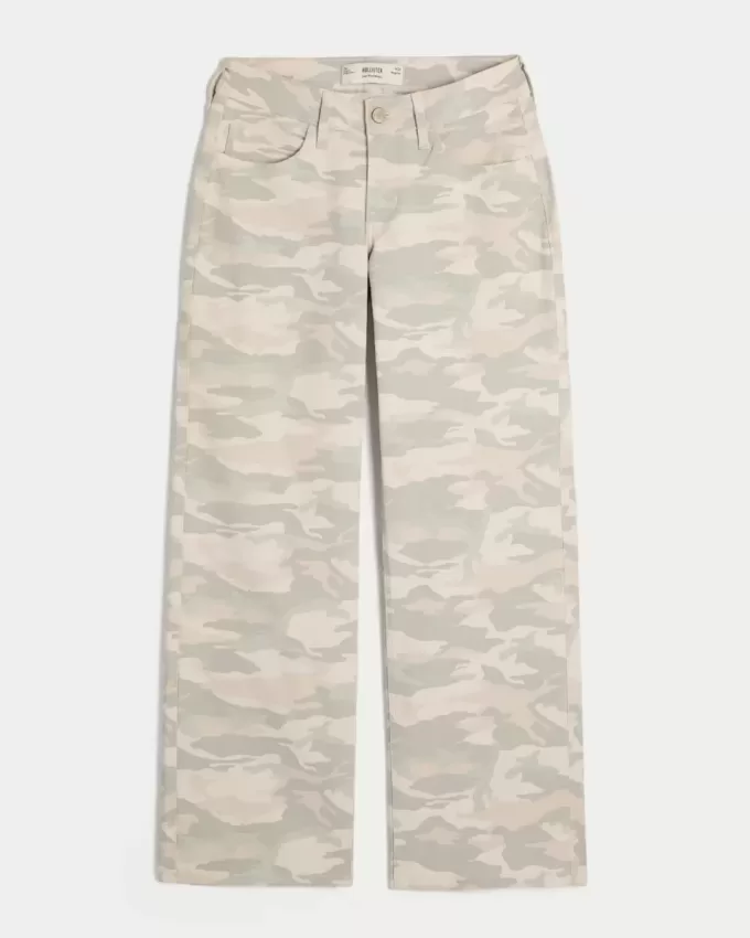 Low-Rise Y2K Camo Baggy Jeans Low-Rise Y2K Camo Baggy Jeans