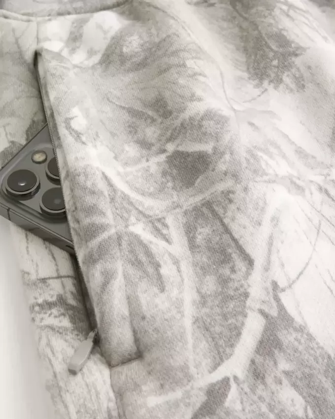 Mid-Thigh Camo Loose Fleece Shorts