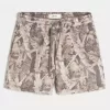 Mid-Thigh Camo Loose Fleece Shorts Mid-Thigh Camo Loose Fleece Shorts