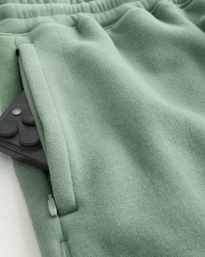 Mid-Thigh Loose Fleece Shorts Mid-Thigh Loose Fleece Shorts