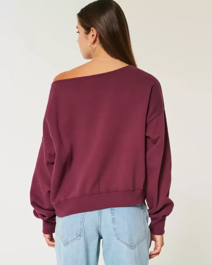 Mini Wreath Graphic Sweatshirt Mini Wreath Graphic Sweatshirt