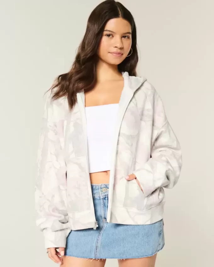 Oversized Camo Zip-Up Hoodie Oversized Camo Zip-Up Hoodie