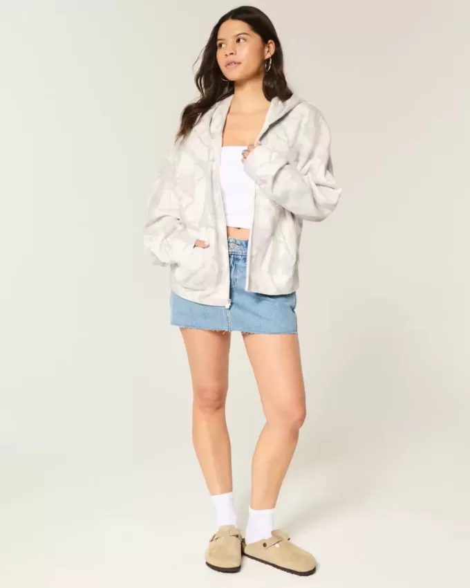 Oversized Camo Zip-Up Hoodie Oversized Camo Zip-Up Hoodie