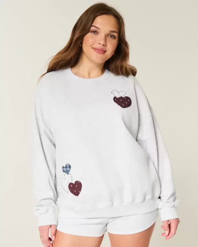 Oversized Heart Graphic Crew Sweatshirt Oversized Heart Graphic Crew Sweatshirt