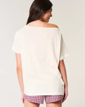 Oversized Off-the-Shoulder Snoopy Graphic Tee