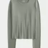 Seamless Fabric Long-Sleeve Crew Top